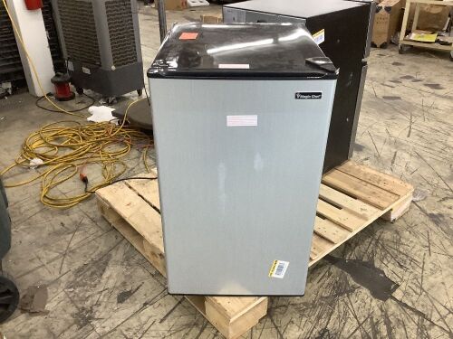 Magic Chef 4.4 cu. ft. Mini Fridge in Stainless Look - Cord Needs Repair, Scratch/Dent - Lot 203