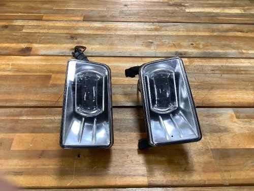 Headlights For Unknown Vehicle - Lot 6487