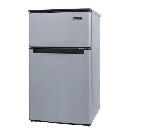 Magic Chef 3.1 cu. ft. Mini Fridge in Stainless Look - Lot 95