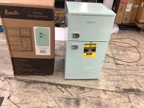 Avanti 3.0 cu. ft. Retro 2 Door Mini Fridge in Green with Freezer - Dented - Lot 108