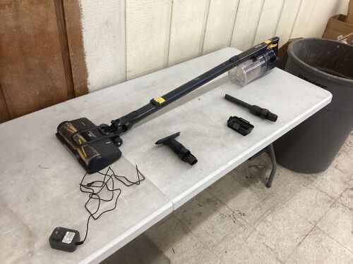 Shark Pet Pro Bagless Cordless Stick Vacuum with Self Cleaning Brushroll, Removable Handheld, 50min Runtime - Lot 574