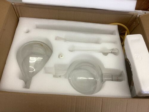 VEVOR 2L Essential Oil Distillation Apparatus Lab Glassware Distillation Kit with Hot Stove Condenser - Hot Plate Damaged - Lot 749