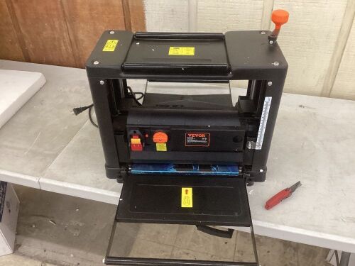 VEVOR Thickness Planer 13-Inch Two-Speed Three-Blade 15-Amp  - Lot 43