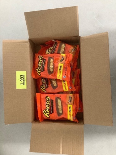 8 4.4OZ Bags of Snack Size Reeses Peanut Butter Cups - Lot 1993
