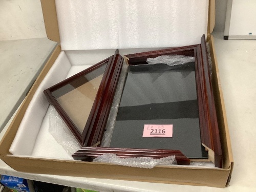 Asmileindeep Flag Display - Lot 2116