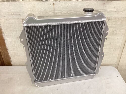 4 Row Aluminum Radiator for Toyota 4 Runner Pickup Truck 3.0L V6 1988-1995 - Inlet Bent  - Lot 207