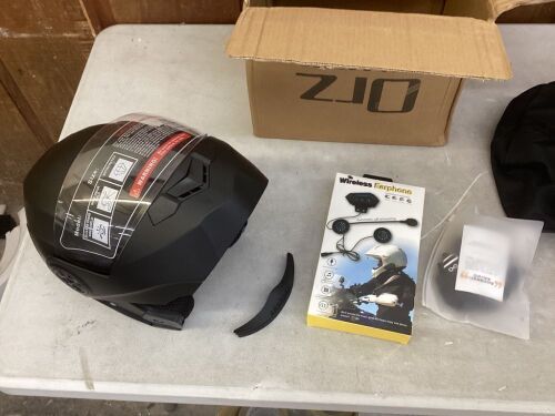 Full Face Motorcycle Helmet with Wireless Earphone - Lot 241
