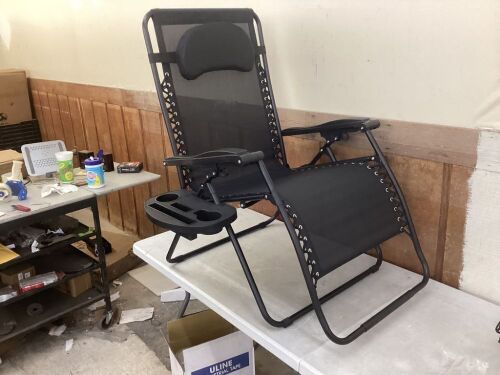 Zero Gravity Patio Chair w/ Cup Holder - Lot 246