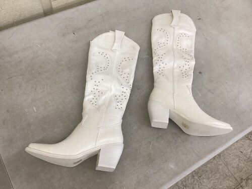 WETKISS Women's Kne High Western Boots, Size 7.5  - Lot 320