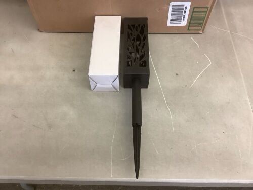 Lot of (30) Solar Yard Lights - Lot 365