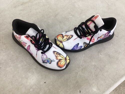 Butterfly Print Tennis Shoes  - Lot 421