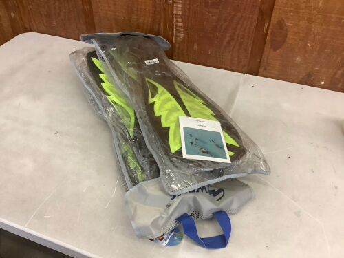 Lot of (2) S Wave Dive Fins, Large - Lot 592
