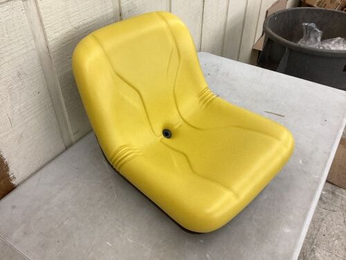 VEVOR 15.50" High Back Tractor Seat Fits John Deere GT225 GT235 - Lot 280