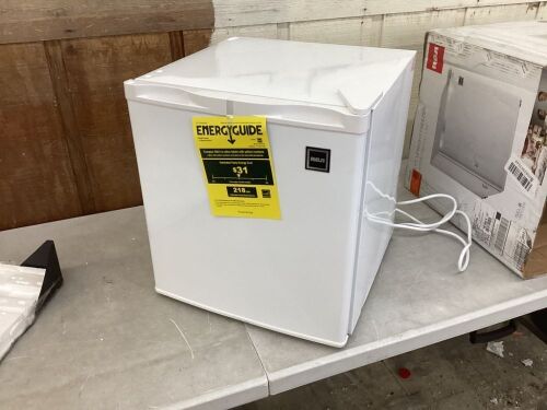 RCA1.1 cu. Ft. Upright Freezer in White - Lot 51