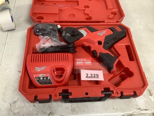 Milwaukee M12 Cable Cutter - Lot 2229