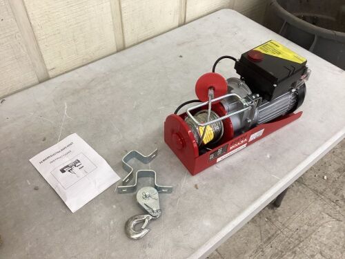 VEVOR Electric Hoist 1800LBS With Wireless Remote Control & Single/Double Slings 110V - Electrical Box Broken - Lot 104