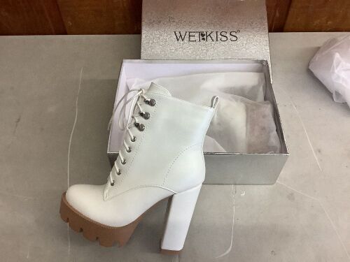 Wetkiss White Platform Lace Up Ankle Boots, Size 6  - Lot 342