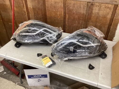 Kenworth T680 LED Headlights - Broken Mounting Tabs  - Lot 408