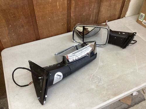 Pair of Side Mirrors, Unknown Fit  - Lot 617