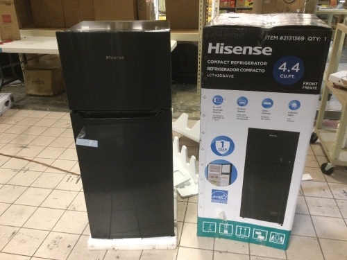Hisense 4.4-cu ft Freestanding Mini Fridge Freezer Compartment (Black Stainless Steel). Tested and Works. Like New Customer Return - Lot 74