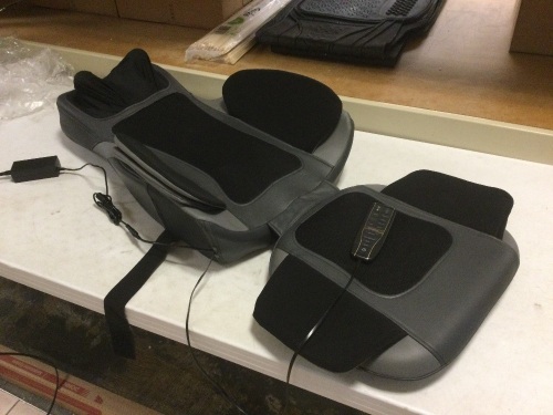 Brookstone C7 Massaging Seat Topper. Works - Lot 247