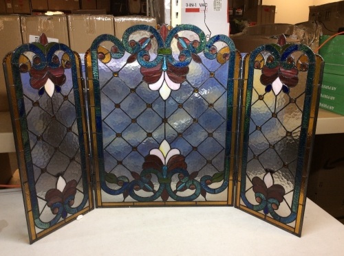 Chloe Lighting Tiffany-Glass 3Pcs Folding Victorian Fireplace Screen 44" Wide. New with Damage. SEE PICTURES - Lot 277
