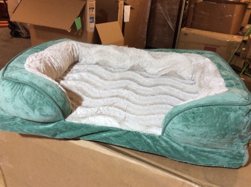 Pet Bed - Appears New  - Lot 412
