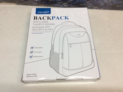 Vimdiff Travel Backpack in Gray. NEW - Lot 651