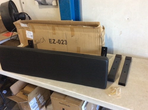 Cushioned Flat Weight Bench - Lot 765