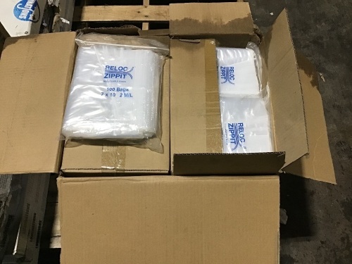 Lot of (3) Cases Reloc Zippit Reclosable Poly Bags 2-Mil, Clear, 7" x 10", 2000 ct  - Lot 302