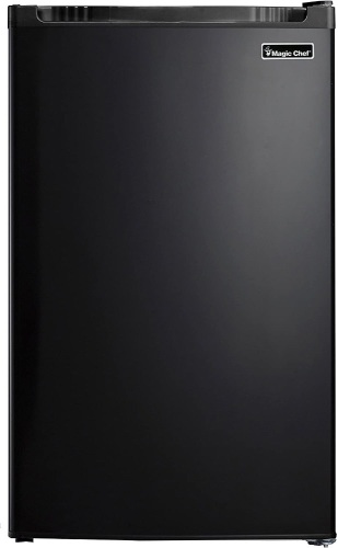 Magic Chef 4.4 Cu Ft Compact Refrigerator - Lot 86