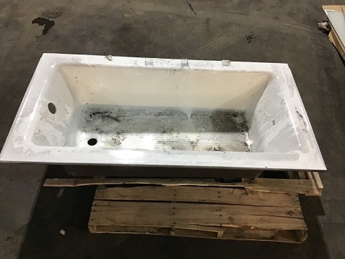 60" x 32" Bath Tub  - Lot 417