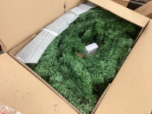 48" Christmas Wreath with Pre-Lit Bow  - Lot 695