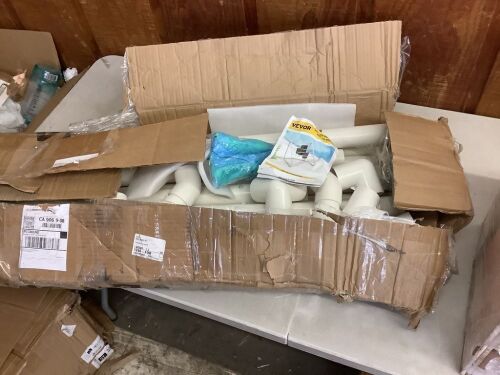 VEVOR 8 Bar PVC Pool Towel Rack  - Lot 108