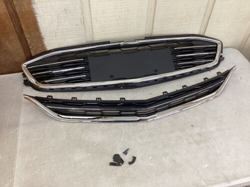 Chrome Front Bumper Upper and Lower Honeycomb Mesh Grille for Chevy Malibu 16-18 - Some Plastic Broken Off - Lot 263