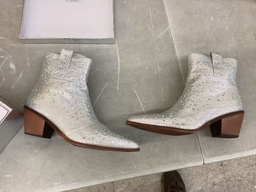 ISNOM Sparkly Ankle Boots, Size 11 - Lot 368