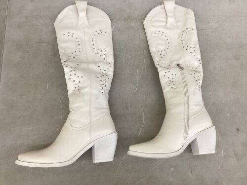 WETKISS Knee High Western Boots with Zipper, Size 7  - Lot 339