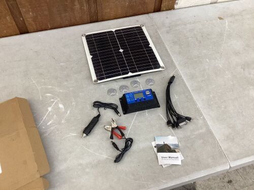 12V 200W Solar Panel Kit Battery Charger with 40/100A Controller - Lot 437