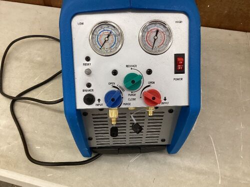 Refrigerant Recovery Machine - Doesn't Power On, For Parts or Repair - Lot 439
