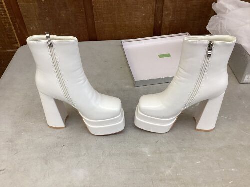 WETKISS Mid Calf Platform Boots, Size 7 - Lot 309