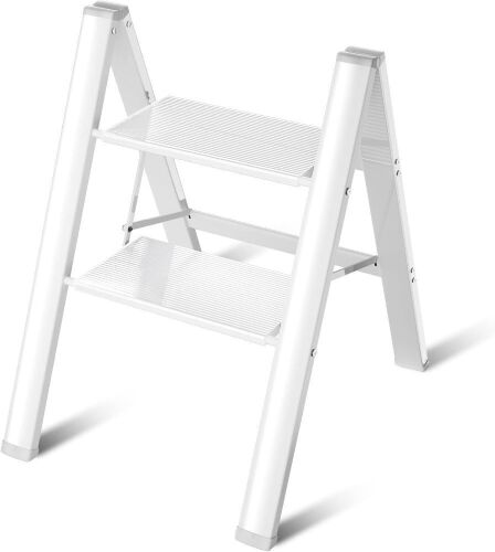 Folding 2 Step Ladder - Lot 174
