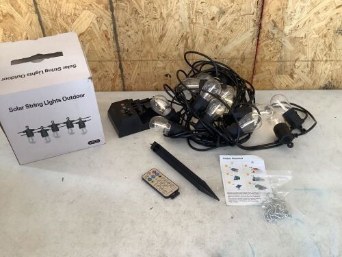 45' Outdoor Solar String Lights - Lot 535