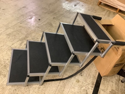 Pet Steps - Lot 344
