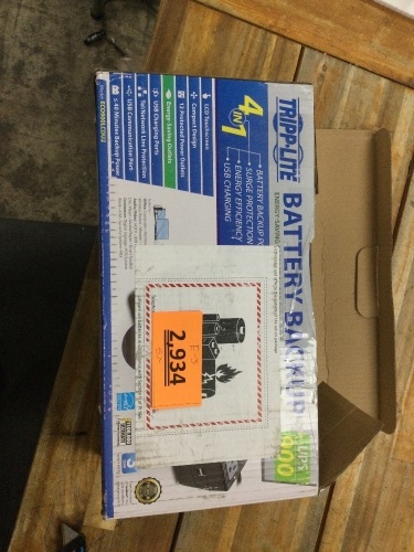 : TriPP-LITE Battery Backup UPS 900 - Lot 2934
