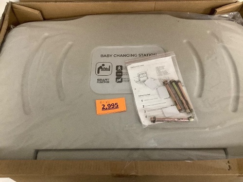 Baby Changing Station - Lot 2995