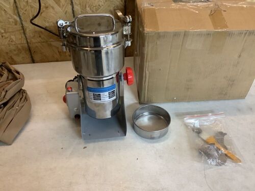 Ridgeyard 700g Electric Mill Grinder - Lot 729