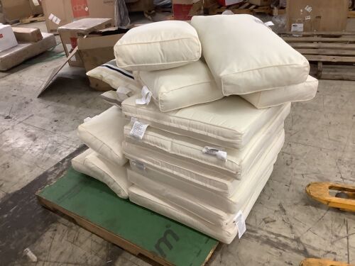 Lot of Cushions & Pillows - Lot 749