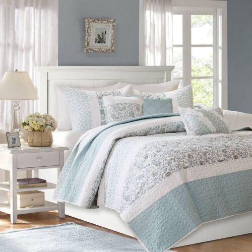 Madison Park 6pc Reversible Stella Cotton Percale with Throw Pillows Quilt Bedding Set, King  - Lot 235