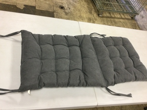 Patio Seat cover - Lot 356