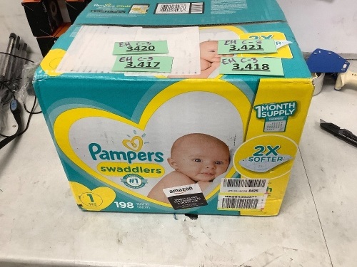 Pampers Swaddlers 198 Diapers - Lot 3420